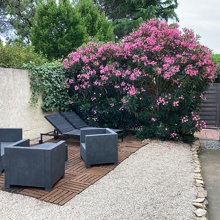 Au Coeur De La Pinede De 1 A 4 Personnes Villa Langlade Luaran gambar