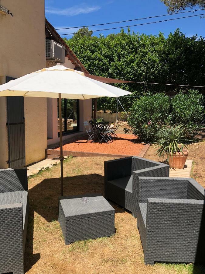 Au Coeur De La Pinede De 1 A 4 Personnes Villa Langlade Luaran gambar